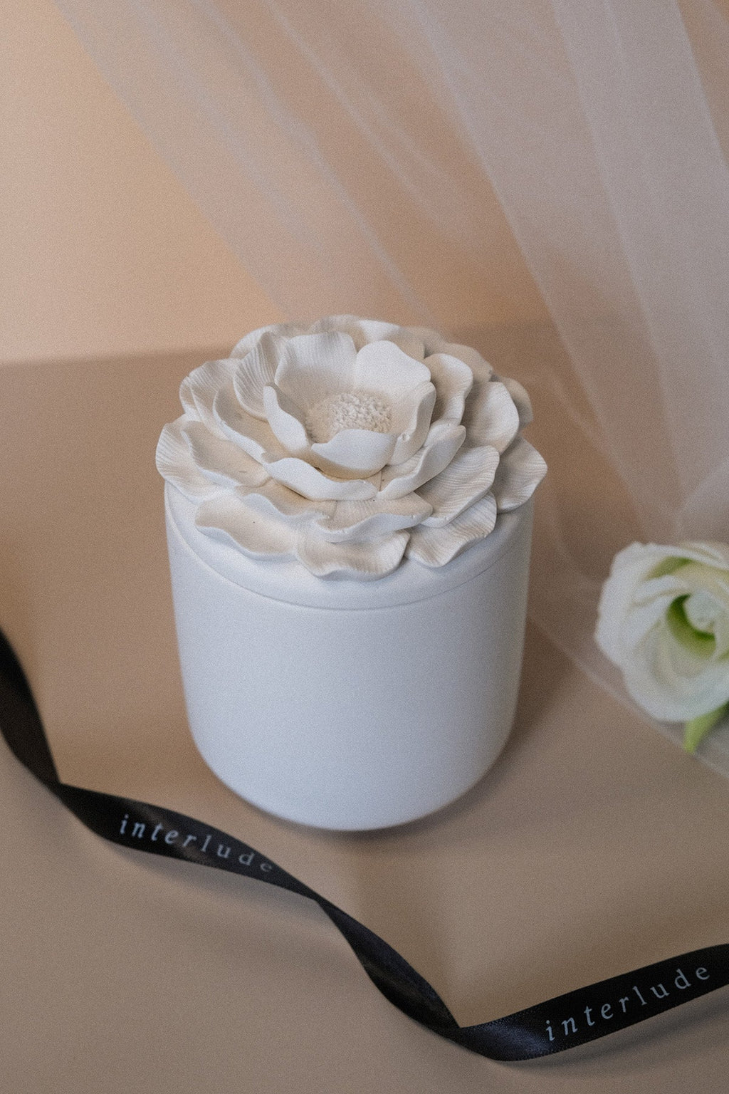 Aura Sculptural Blossom Candle