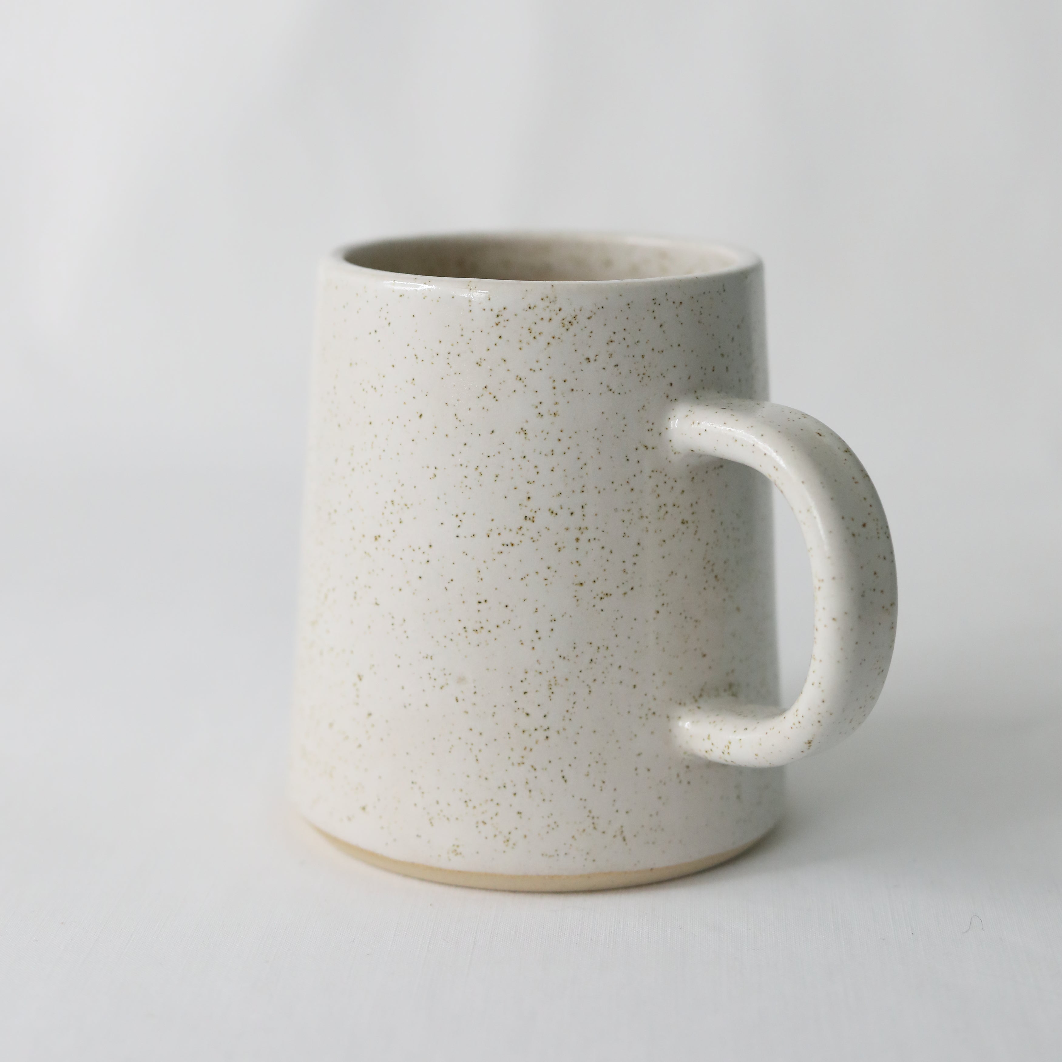 Pepper White Stoneware Pint Mug